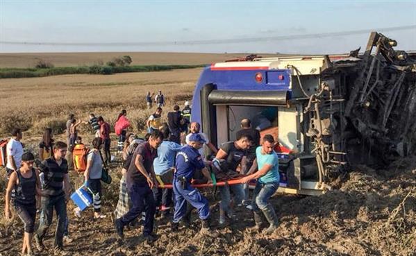 Tai nạn tàu hỏa nghiêm trọng, hơn 80 người thương vong