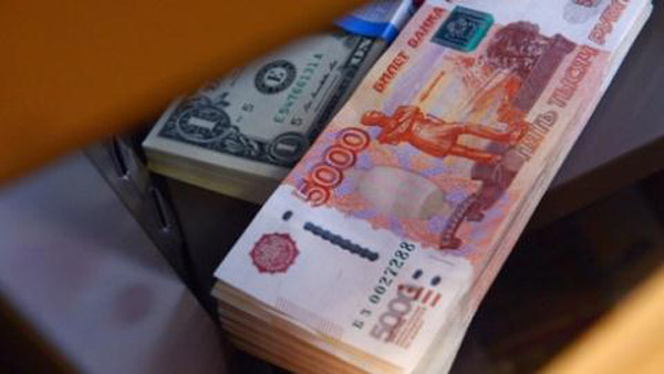 Tỷ giá USD/rúp tăng, Nga thoát đồng USD cách nào?