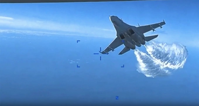 Mỹ công bố video UAV MQ-9 chạm trán với máy bay Nga