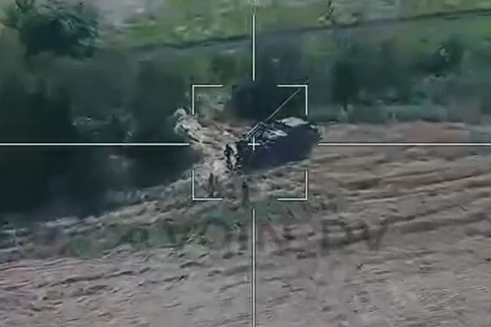 Video UAV cảm tử Nga phá hủy pháo tự hành Pháp ở Ukraine