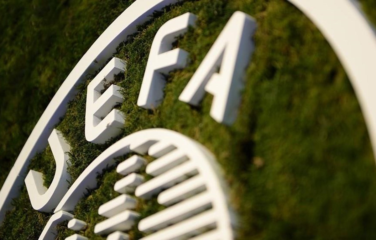 UEFA chính thức hoãn Champions League và Europa League