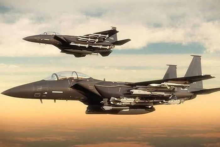 Forbes: Ukraine có thêm 100 máy bay F-15 từ Mỹ cũng không đối đầu được Nga