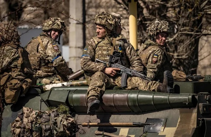 Hỗ trợ vũ khí cho Ukraine, phương Tây rơi vào tình thế tiến thoái lưỡng nan
