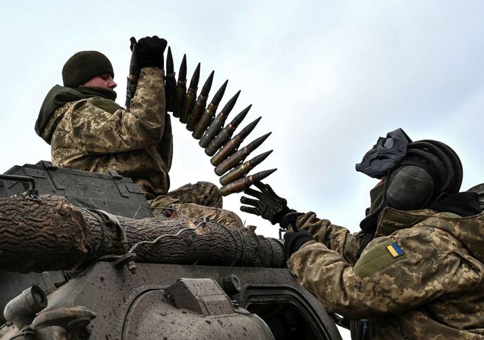 Thụy Sĩ làm rõ lập trường về viện trợ vũ khí cho Ukraine