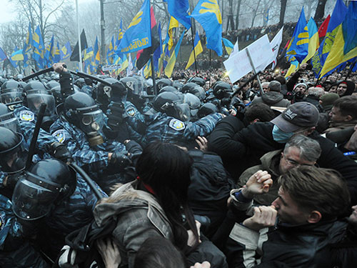 Ukraine: 100.000 người biểu tình phản đối “xa” EU