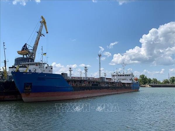 Ukraine khám xét một tàu chở dầu của Nga