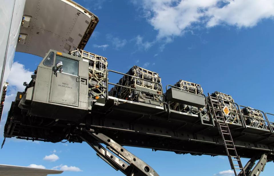 Mỹ chưa thực hiện cam kết cung cấp thiết bị vô tuyến trị giá 318 triệu USD cho Ukraina