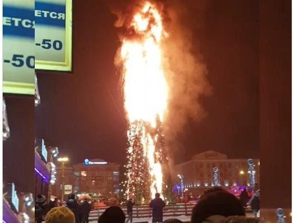 Cháy cây thông năm mới ở Sakhalin