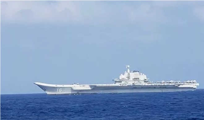 Tàu chiến Mỹ 'bám theo' tàu sân bay Trung Quốc trên Biển Đông