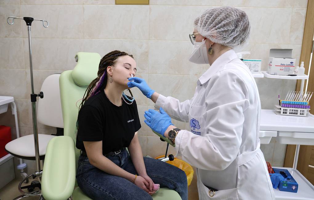 Nga đăng ký vaccine ngừa COVID-19 xịt mũi đầu tiên trên thế giới