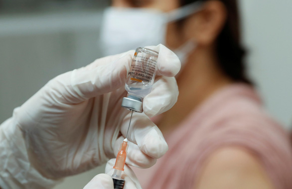 Không chờ chính phủ, bệnh viện tư Thái Lan tự đàm phán mua hàng triệu liều vắc xin