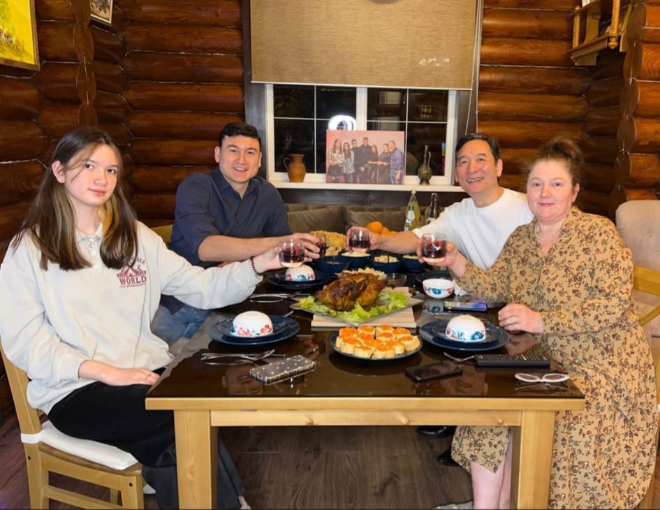 Văn Lâm chia tay gia đình ở Nga để sang Nhật