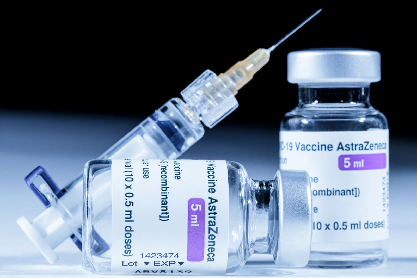 Các vaccine đang lưu hành có khả năng chống chọi biến chủng Delta ra sao?