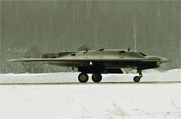 Vệ tinh phát hiện siêu máy bay mới của Nga Putin muốn giấu kín