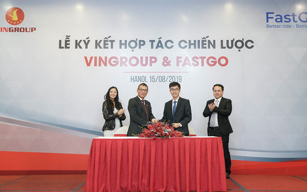 Sau khi thành lập VinBus, Vingroup tiếp tục bắt tay với Fastgo, đưa 1.500 xe Fadil tham gia thị trường xe công nghệ