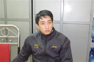 Bắt Việt kiều quỳ lạy: Đối tượng thứ 4 đầu thú