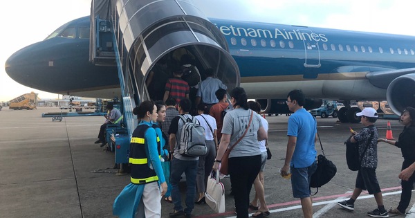 Tiếp viên trưởng Vietnam Airlines bị khám xét, nghi buôn lậu từ Nhật