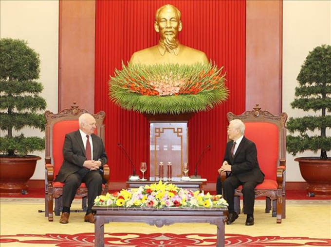 Việt Nam coi trọng củng cố và tăng cường quan hệ với Liên bang Nga