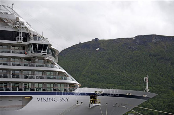Tàu du lịch hạng sang Viking Sky chở 1.373 người gặp sự cố ngoài khơi