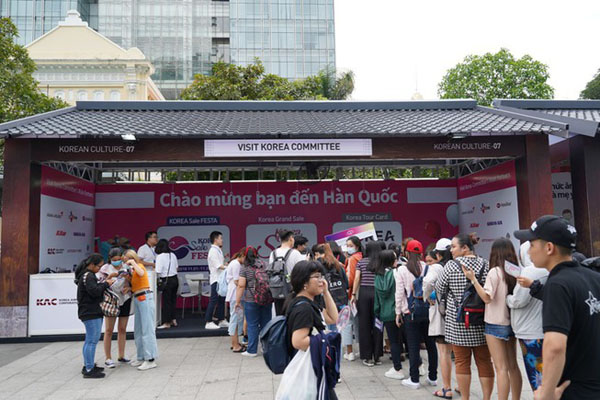 Hàn Quốc miễn phí thẩm tra visa cho người Việt