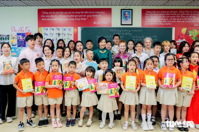 'Cô giáo' Ngô Phương Ly với lớp học tiếng Việt tại Nga