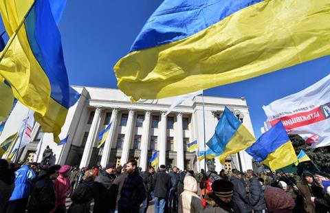 Thêm chuyên gia cảnh báo Ukraine vỡ nợ