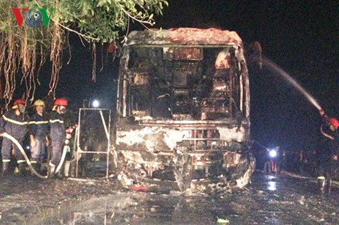 Xe khách chở người Việt phát nổ tại Lào, 9 người tử vong tại chỗ