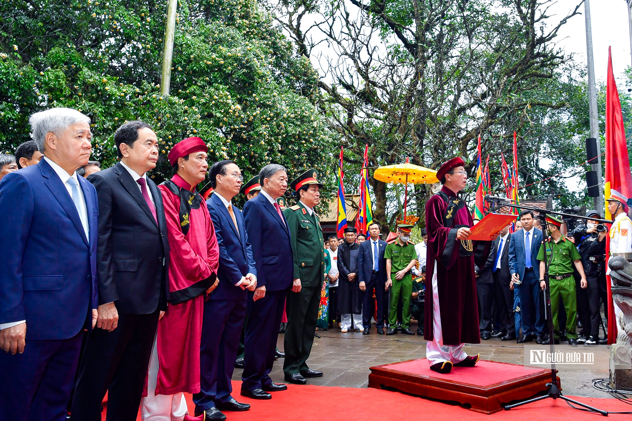 Chủ tịch nước Võ Văn Thưởng dâng hương tưởng nhớ các vua Hùng