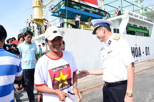 Chuyến đi biển hãi hùng của 11 ngư dân Bình Định bị chìm tàu ở Trường Sa