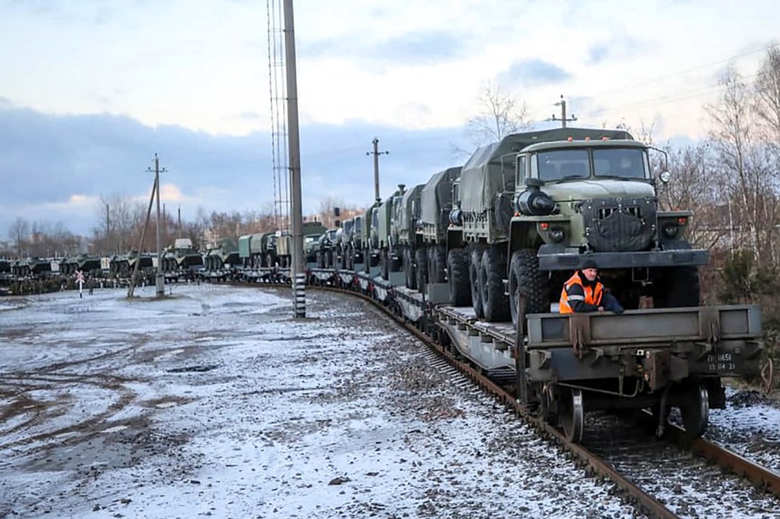 Tàu chở hai sư đoàn S-400 Nga rầm rập hướng về biên giới Belarus