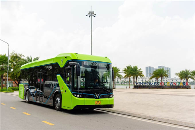 Xe buýt điện thông minh VinBus bắt đầu được vận hành