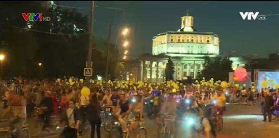 Hơn 10.000 người tham gia diễu hành bằng xe đạp tại Moscow