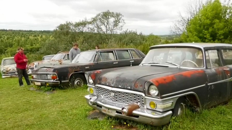 Bộ sưu tập hàng trăm xe ô tô từ thời Xô Viết