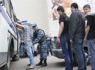 Tỉnh Moskva: Kiểm tra chợ Odintsovsky, tạm giữ 1.800 người