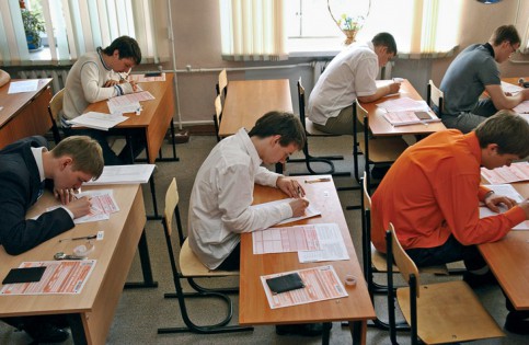 Nga: Giấy chứng nhận thi tốt nghiệp phổ thông chuyển sang dạng điện tử