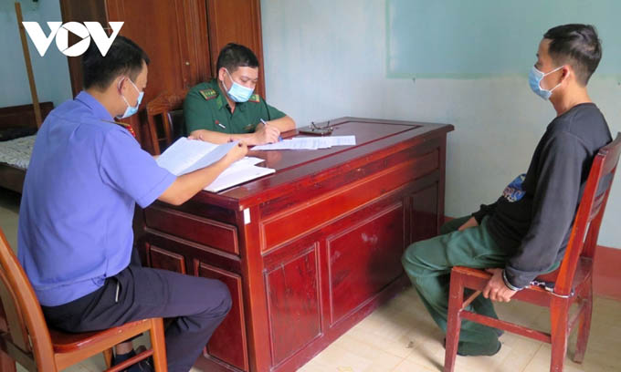 Phát hiện bắt giữ 10 người xuất cảnh trái phép sang Lào