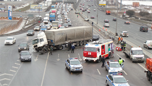 Moskva: Tai nạn giao thông ở km 19 MKAD, đường bị ùn tắc