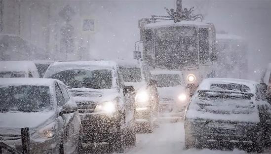 Moskva: Tuyết rơi mạnh, giao thông ùn tắc nghiêm trọng