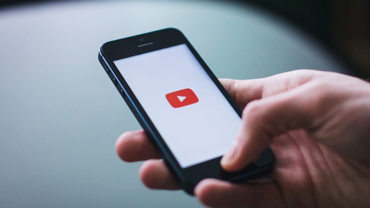 YouTube gỡ bỏ 11,4 triệu video vi phạm nhờ công cụ kiểm duyệt tự động