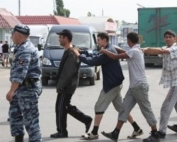 200 người bị bắt trong chợ bán buôn ở Volgograd