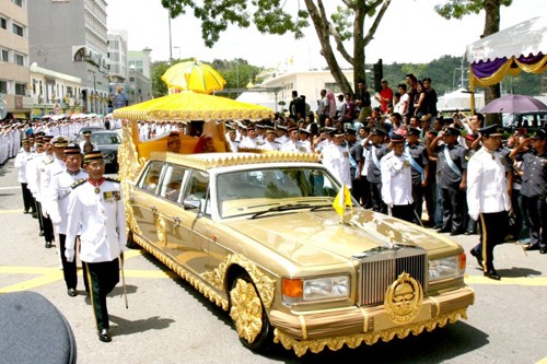 Bộ sưu tập siêu xe tỷ đô của quốc vương Brunei